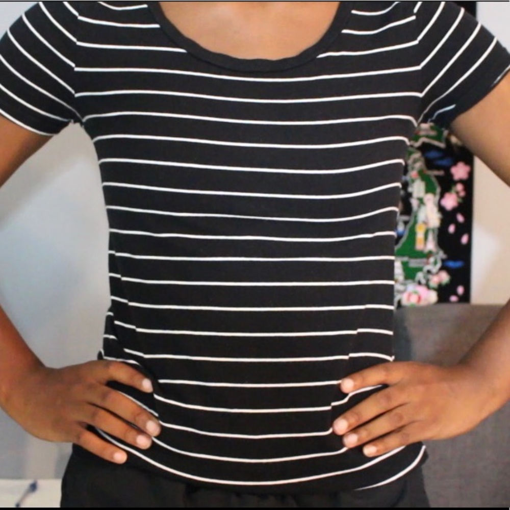 Short Sleeve Black & White Stripped Tee